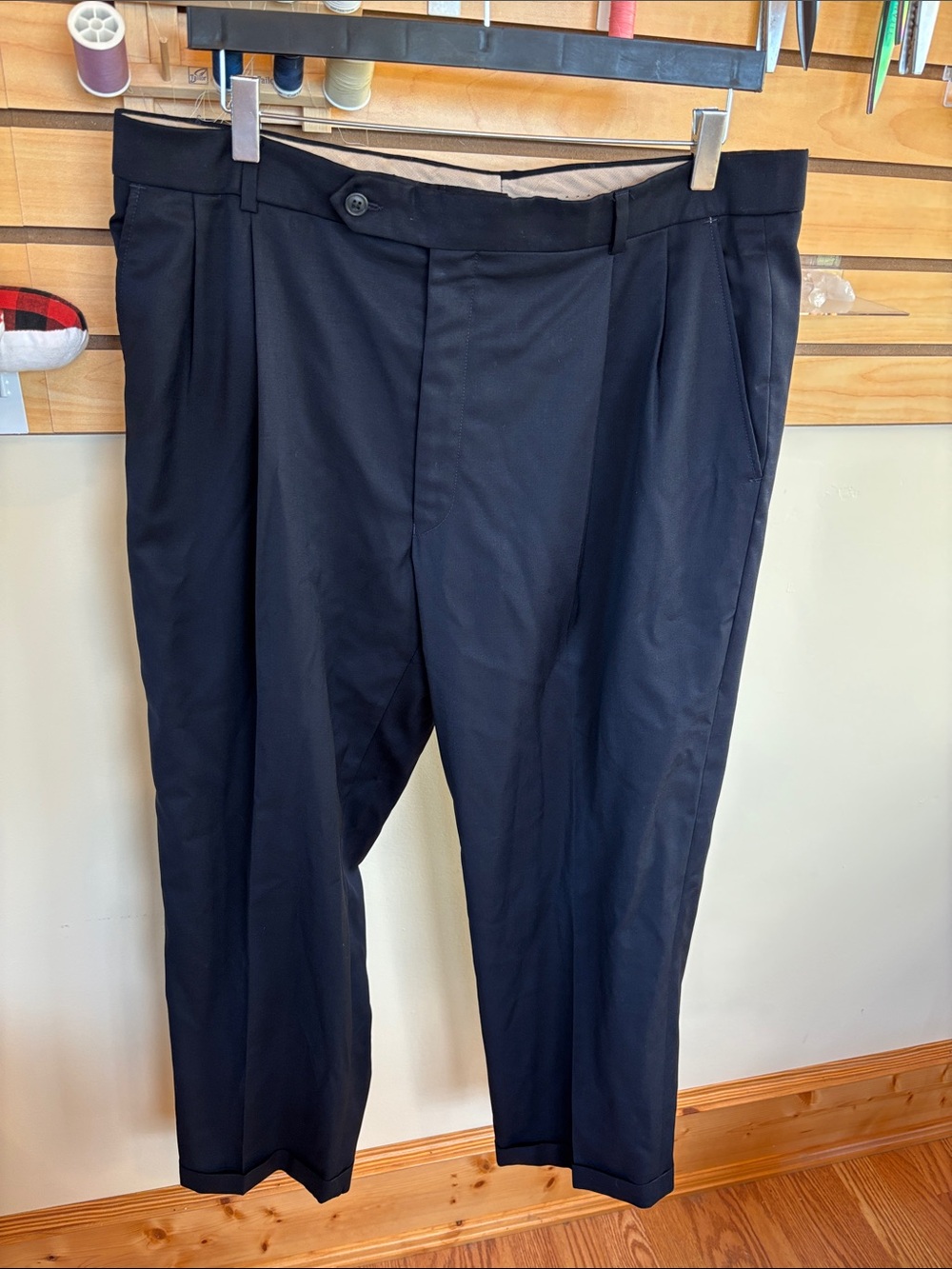 BALLIN CLASSIC Men’s (M) Navy Super 120’s Wool Pleated Dress Pants Cuffed